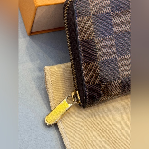 Louis Vuitton Damier Ebene Zippy Coin Purse - Picture 2 of 7
